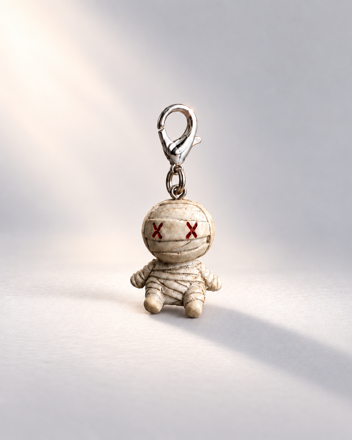 Under Wraps: Cute Mummy Single-Clasp Charm